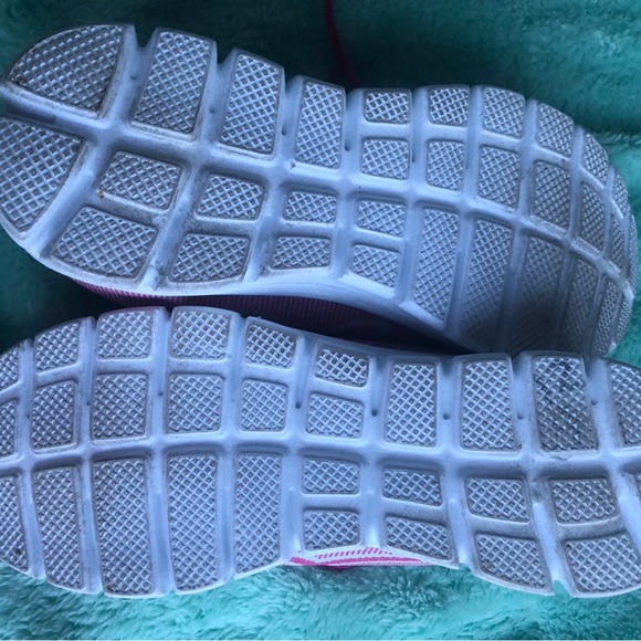 Pink ribbon sneakers - Picture 5 of 8